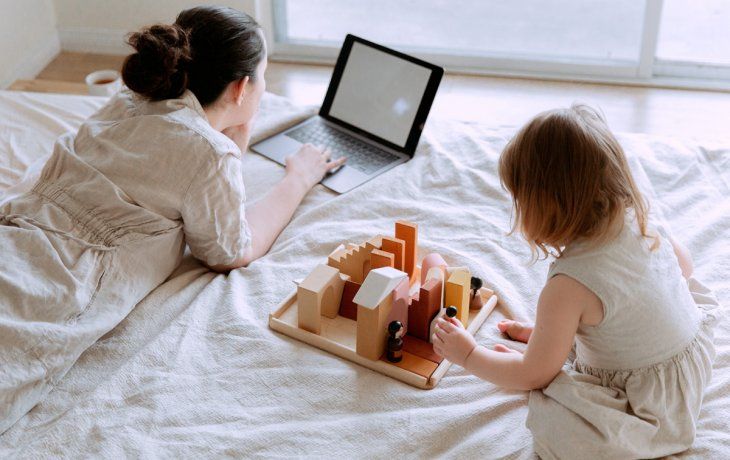 Los niños tuvieron que adaptarse a las clases virtuales en cuarentena.