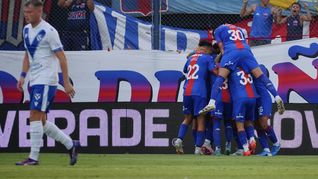 Triunfazo de Tigre ante Vélez, el último campeón.