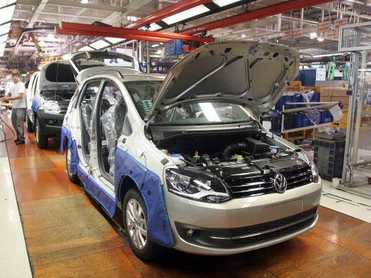 La producción automotriz es una de las actividades más afectadas.