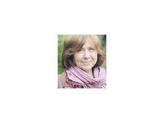 La escritora Svetlana Alexievich, “probable” candidata al Premio Nobel de Literatura que se anuncia mañana.