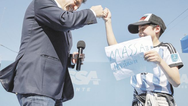 llamado. En Neuquén, Massa volvió a reiterar la convocatoria a un gobierno de unidad nacional.