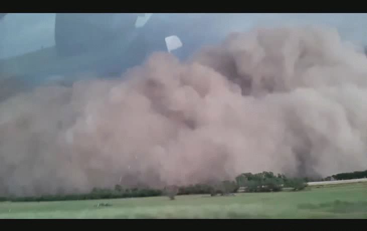fuerte tormenta de viento provoco destrozos en la pampa y rosario