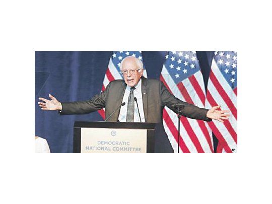 Bernie Sanders, calificado por el presidente Barack Obama como “un socialista fumador de marihuana”, ya supera en intención de voto a Hillary Clinton en dos estados, de cara a las elecciones primarias que comienzan en febrero.