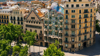 La Casa Batlló, la obra maestra de Gaudí sin una sola línea recta que fue declarada Patrimonio de la Humanidad por la UNESCO