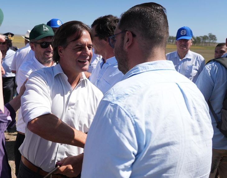 El presidente Luis Lacalle Pou durante el lanzamiento de la cosecha de arroz 2022/23 en Uruguay.