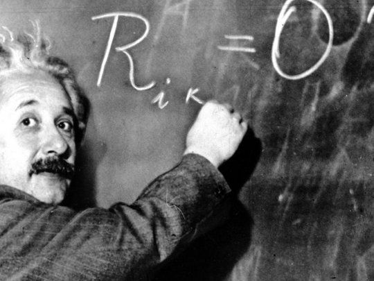 Subastan borrador de la teoría de la relatividad de Einstein estimado en millones de dólares.
