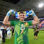 Dibu Martínez mantiene un récord perfecto en finales entre clubes y la Selección argentina. Dibu Martínez mantiene un récord perfecto en finales entre clubes y la Selección argentina.