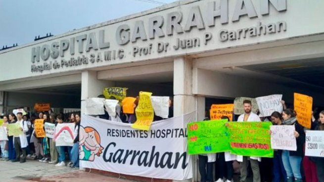 Los médicos recahazaron el aumento unilateral en el Hospital Garrahan y continúan el plan de lucha.