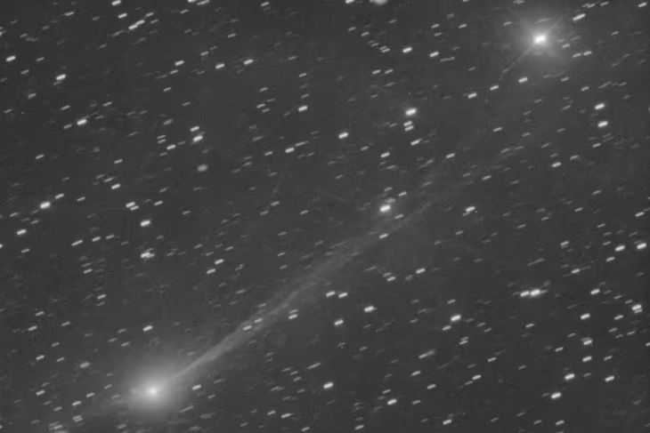 El cometa interestelar 3I/Atlas en su recorrido por el espacio a 305 millones de kilómetros de la Tierra el miércoles 19 de noviembre.