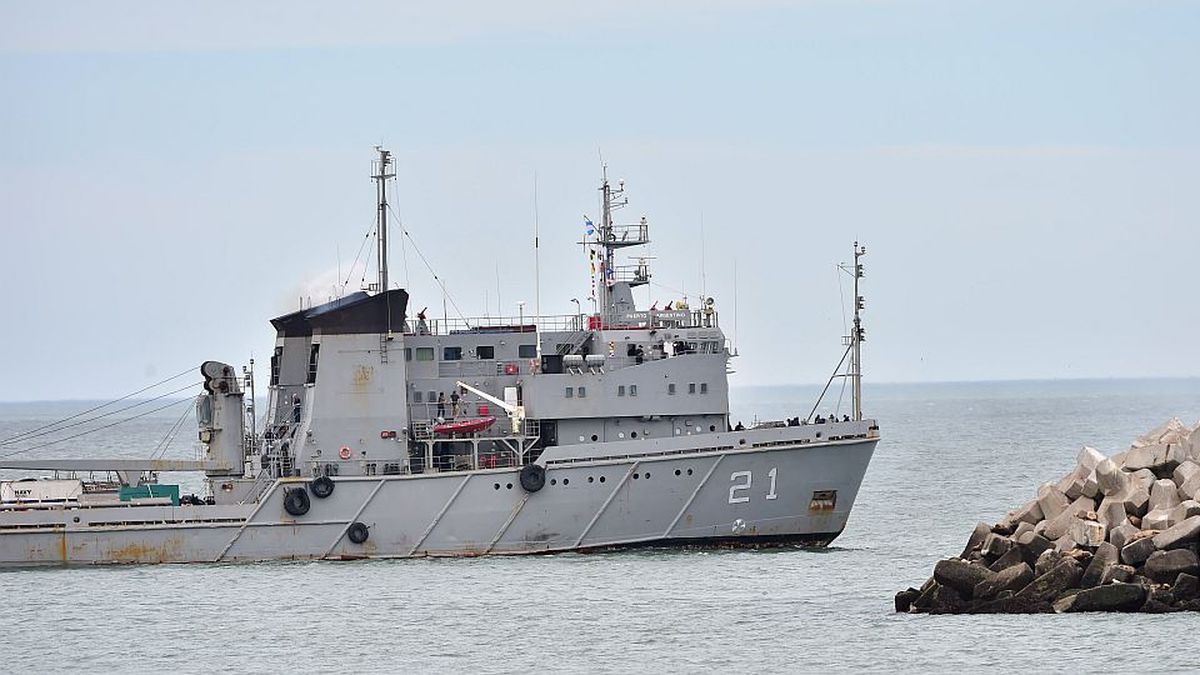 Zarpó hacía la zona de búsqueda un buque para rastrillar el fondo del mar