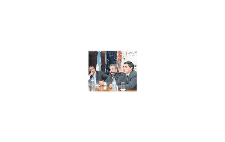 El director nacional de Comunicaciones, Gustavo Fernández Russo, llegó a Mendoza para hacer la presentación oficial del portal junto al secretario de Turismo, Luis Böhm.