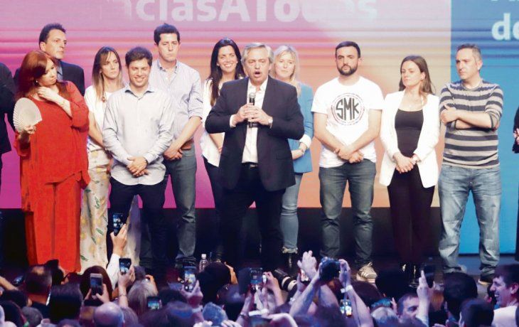 ámbito.com | PAG6-Bunker Todos_fuchila 03.jpg