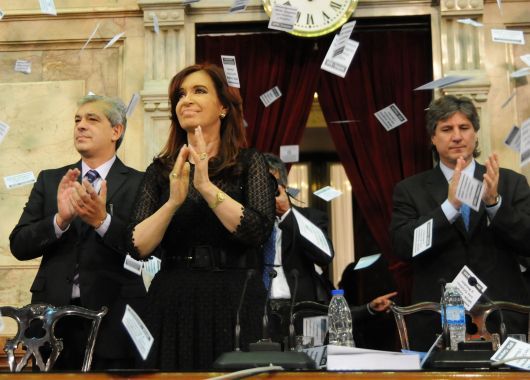 Giro por Malvinas: Cristina tiende un puente con los isleños y ofrece vuelos directos desde Buenos Aires (foto 5)