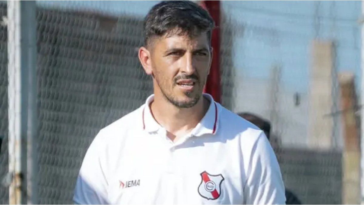 Conmoción en el fútbol: murió Santiago Fredes, DT de Luján en el Ascenso Conmoción en el fútbol: murió Santiago Fredes, DT de Luján en el Ascenso