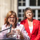 Patricia Bullrich anunció la Agencia Nacional de Migraciones junto a Alejandra Monteoliva. Patricia Bullrich anunció la Agencia Nacional de Migraciones junto a Alejandra Monteoliva.