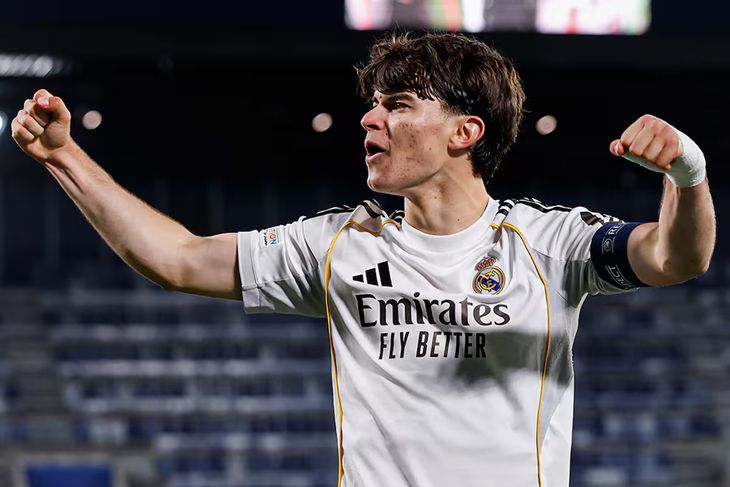 Dentro del campo, Diez se destaca como un volante creativo, con capacidad para generar juego, moverse entre líneas y asumir responsabilidades. Dentro del campo, Diez se destaca como un volante creativo, con capacidad para generar juego, moverse entre líneas y asumir responsabilidades.