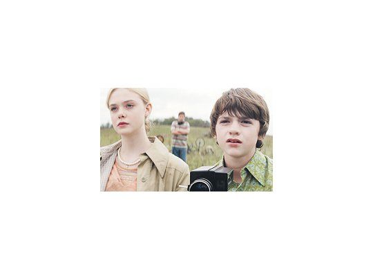 Un nuevo «E.T.»: los pequeños intérpretes de «Super 8», de Spielberg y Adams, héroes de la jornada del cine en EE.UU.