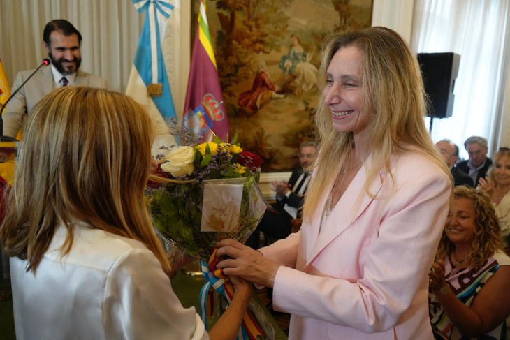 Acompañado de Karina Milei, el Presidente participó del acto en Madrid, tras visitar Francia e Israel en su gira por Europa y Medio Oriente. Acompañado de Karina Milei, el Presidente participó del acto en Madrid, tras visitar Francia e Israel en su gira por Europa y Medio Oriente.