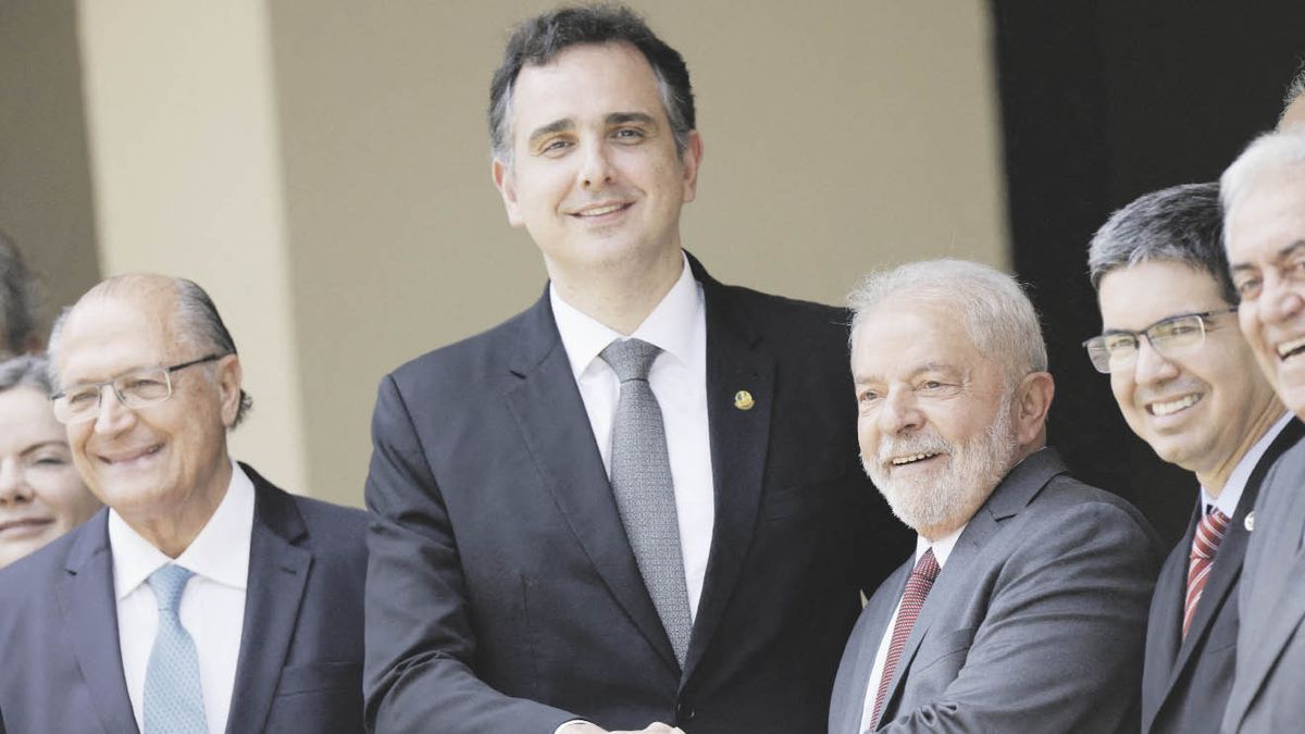 a senator revealed that Bolsonaro pressured him to unleash a coup