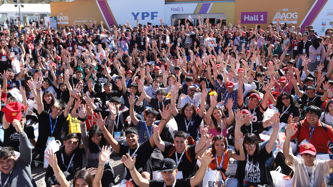 La próxima edición de la AOG tendrá lugar en Buenos Aires, del 8 al 11 de septiembre de 2025 en el Predio Ferial La Rural, organizada por el Instituto Argentino del Petróleo y el Gas (IAPG) y realizada por Messe Frankfurt Argentina.