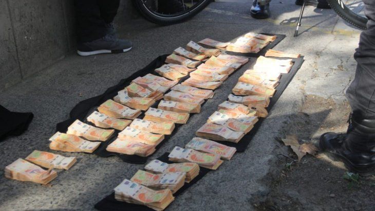 Los billetes que portaba el sujeto 