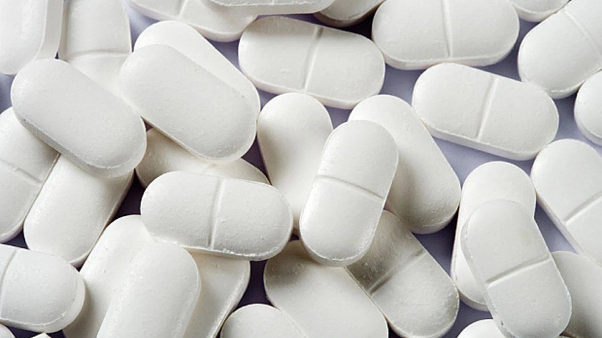 What are the differences between ibuprofen and paracetamol