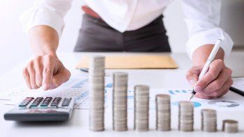 Los ingresos del fisco en marzo acusaron el impacto de la caída de la actividad.