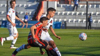 Patronato y Newells empatan por la Liga Profesional.