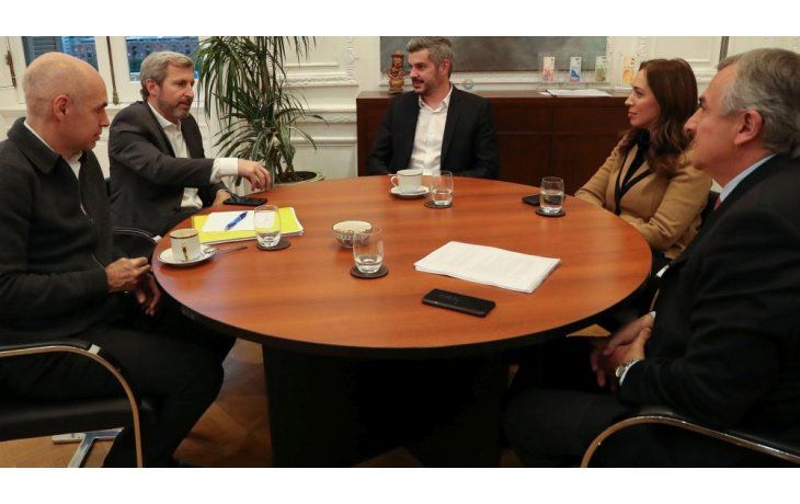 ámbito.com | Cónclave con la tropa propia. Horacio Rodríguez Larreta (Ciudad), María Eugenia Vidal (Buenos Aires) y Gerardo Morales (Jujuy) mantuvieron este martes un encuentro en Casa Rosada con el Jefe de Gabinete Marcos Peña y el ministro del Interior Rogelio Frige