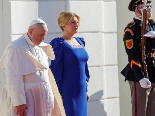 El papa Francisco y la presidenta de Eslovaquia, Zuzana Caputova, una líder ambientalista.