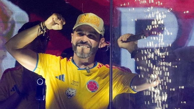 De perfil mediático y estilo confrontativo, el candidato se consolidó como la gran sorpresa electoral en Colombia y buscará ratificar su triunfo en el balotaje.