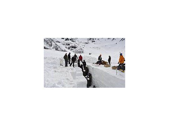 Un grupo de 40 brigadistas trabaja en el cerro Cocinero