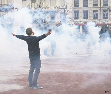 Francia rechazó en las calles la flexibilidad laboral de Hollande (foto 1)
