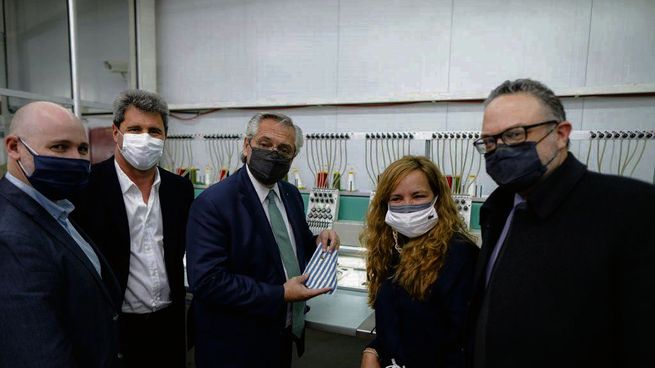 Gira. Alberto Fernández junto al sanjuanino Sergio Uñac y Matías Kulfas en el arranque de la gira de campaña por las provincias. En este primer tramo a San Juan se suman La Pampa y Catamarca.&nbsp;