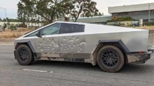 La Cybertruck de Tesla, resistente a todo tipo de agresión