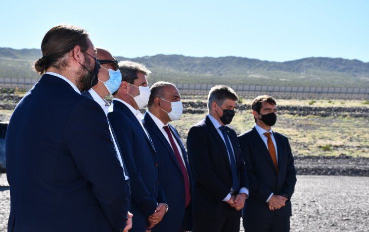 Manzur encabezó en San Juan el inicio de obras en el Parque Solar Zonda.