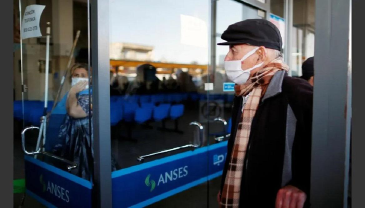 El refuerzo de ANSES alcanzará a unas 6,1 millones de personas, lo que implica el 85% del total de jubilaciones que paga el Estado nacional.