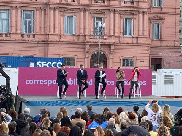 La ministra Elizabeth Gómez Alcorta presentó junto al presidente Alberto Fernández el proyecto 