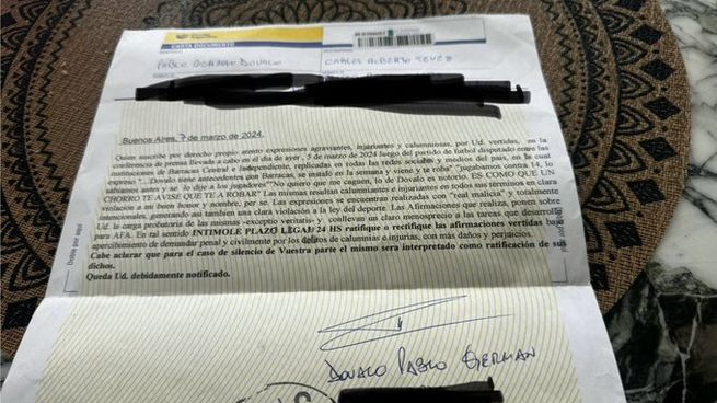 Ay Pablito, Pablito... No hagamos perder tiempo a los abogados y decime dónde te mando el sobre, fue la respuesta irónica de Carlos Tevez a Pablo Dóvalo tras la carta documento que le envió el árbitro del partido etre Barracas Central e IIndependiente.