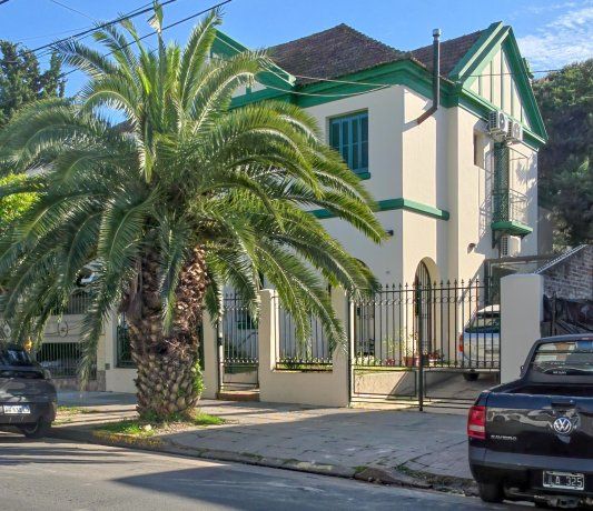 Con chalets de estilo anglonormando Con chalets de estilo anglonormando