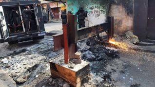 Las autoridades reportaron que algunos delincuentes utilizaron drones con explosivos para atacar a los agentes.  Las autoridades reportaron que algunos delincuentes utilizaron drones con explosivos para atacar a los agentes.