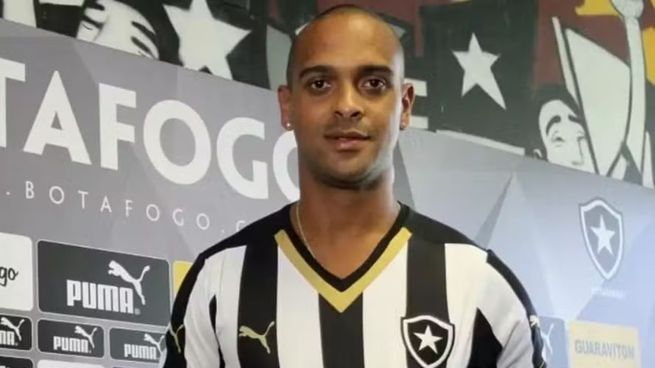 Conmoción en Brasil: murió un exfutbolista de Botafogo tras el derrumbe de un muro durante un fuerte temporal.