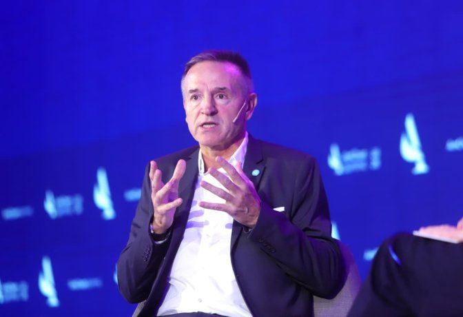 Jorge Sola pidió al Gobierno por una mesa de diálogo. Jorge Sola pidió al Gobierno por una mesa de diálogo.