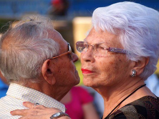 Los jubilados, pensionados y mayores de 65 a&ntilde;os ser&aacute;n atendidos en horario exclusivo en bancos y supermercados