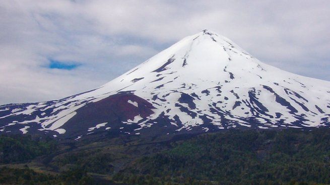 Volcán Llaima, ubicado cerca del límite con Neuquén. 