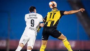 Antel confirmó que seguirá teniendo los derechos de TV del fútbol uruguayo. Antel confirmó que seguirá teniendo los derechos de TV del fútbol uruguayo.