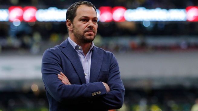 Santiago Baños dejará seguramente el Club América tras el Mundial. A la posibilidad de ir a la FMF, ahora surgió el rumor que Monterrey está detrás del directivo.