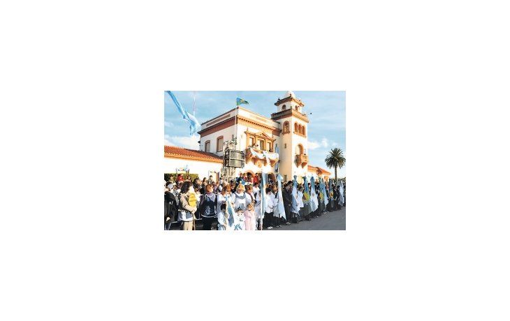 ámbito.com | Festejo en la localidad de Médanos, que en 1910 fue declarada cabecera del distrito de Villarino, cuyapoblación aumentó por encima de la media de la provincia.