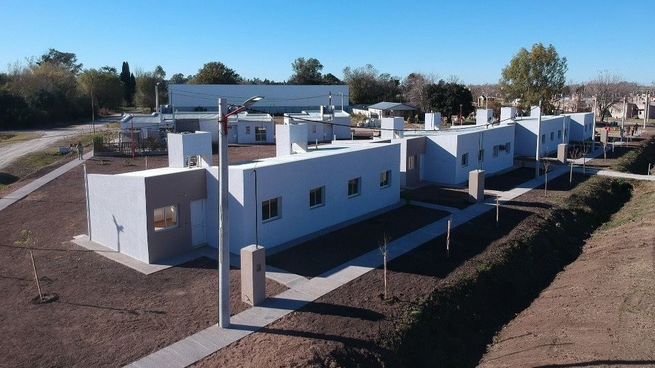 entrega_viviendas_santa_fe-_canada_de_gomez_4.jpg