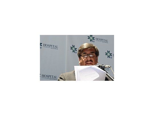 El vocero presidencial, Alfredo Scoccimarro, informó que la Presidente descansó normalmente y ya comenzó a alimentarse y a caminar.